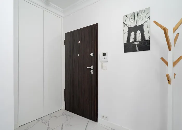 Urban Chic - Large & Stylish, Metro Nearby Grzybowska 85-220