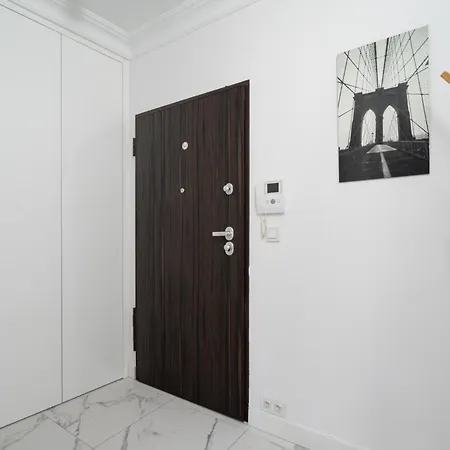 Urban Chic - Large & Stylish, Metro Nearby Grzybowska 85-220